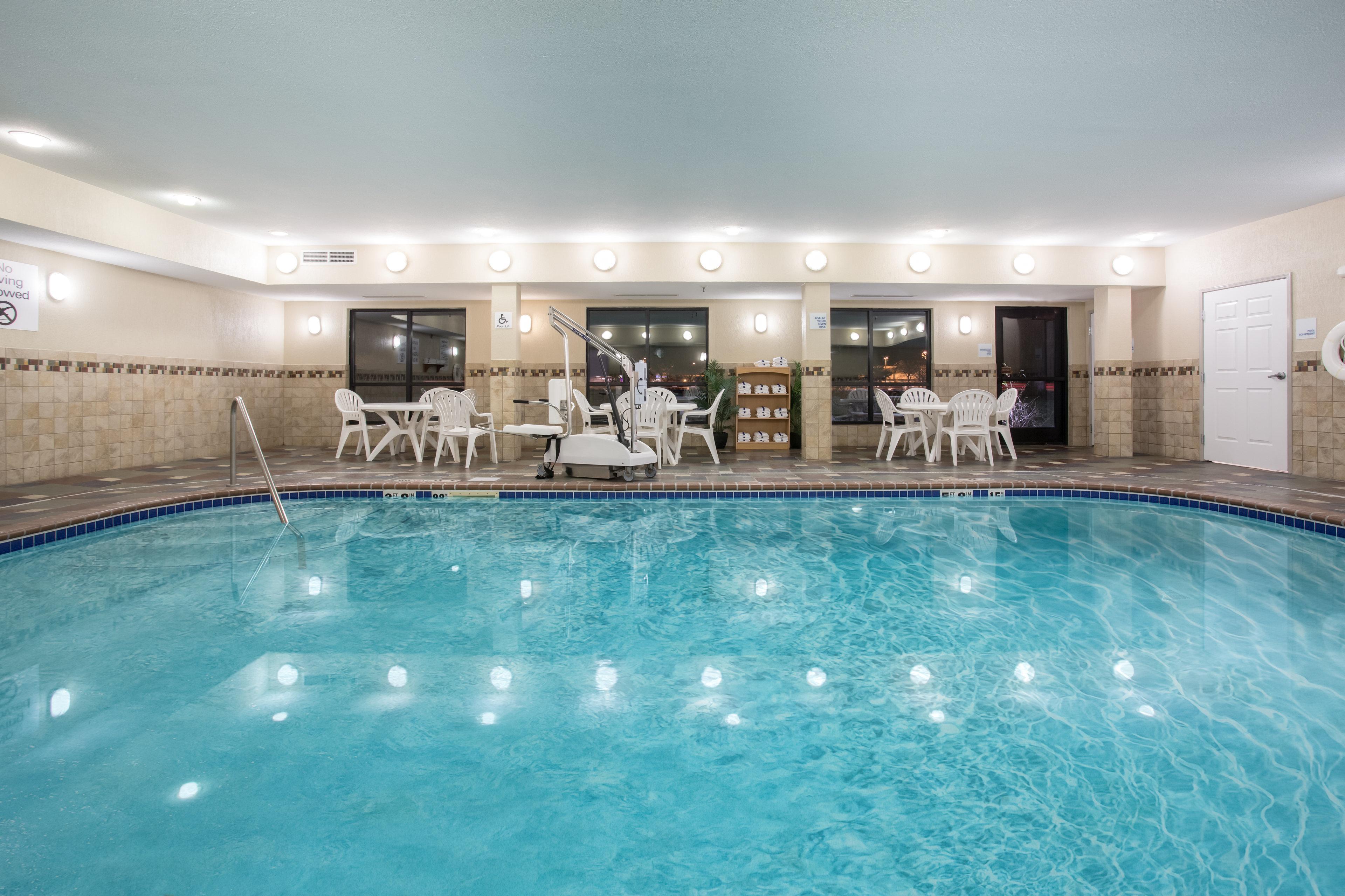 Holiday Inn Express Hotel & Suites Fort Collins By Ihg Екстер'єр фото