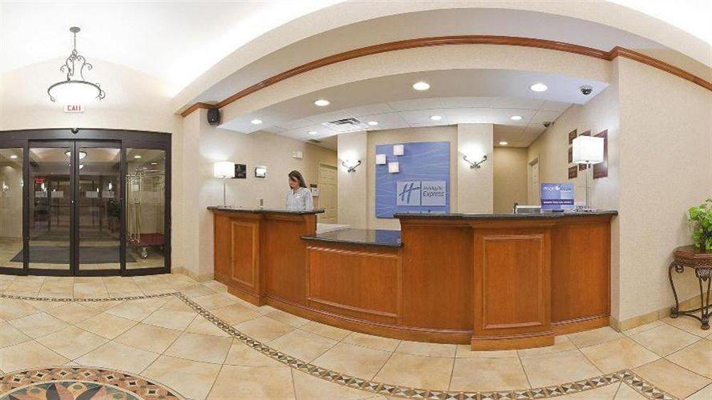 Holiday Inn Express Hotel & Suites Fort Collins By Ihg Екстер'єр фото