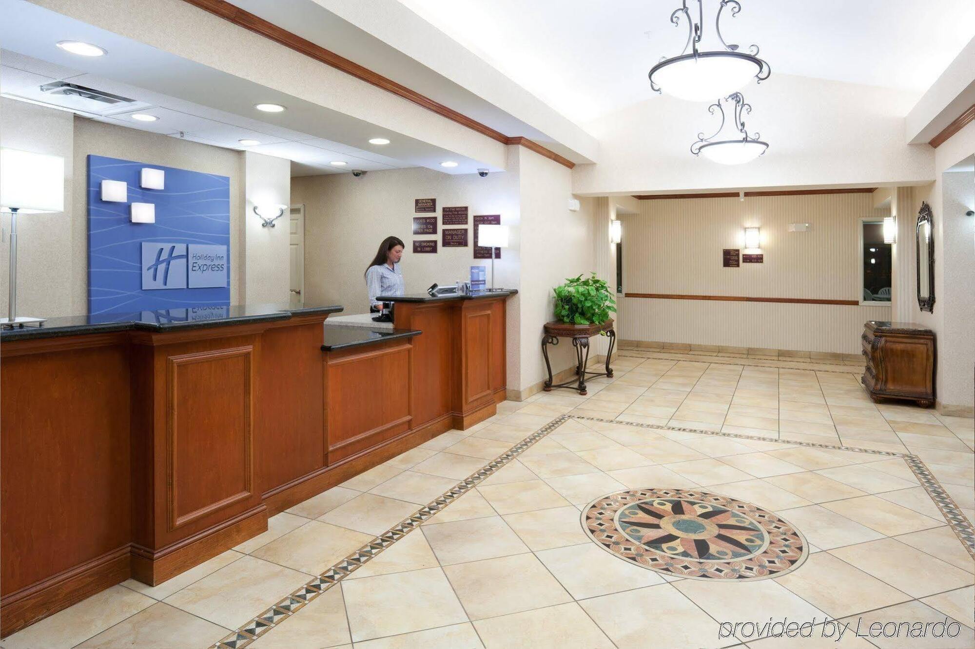 Holiday Inn Express Hotel & Suites Fort Collins By Ihg Екстер'єр фото